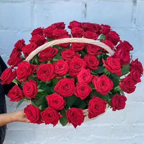 Корзина 51 красная роза - купить с доставкой в интернет-магазине | Флорист Экспресс по Оренбургу